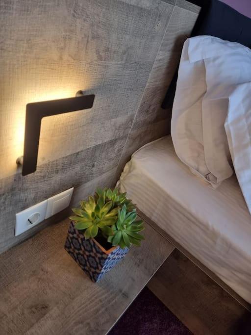 Ellis Apartment Athena Bagian luar foto