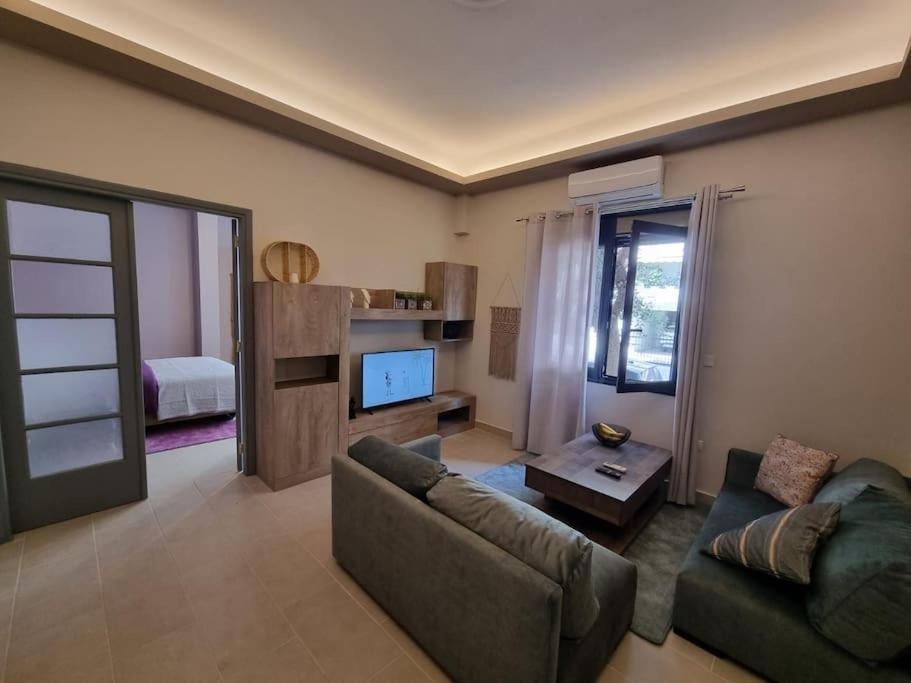 Ellis Apartment Athena Bagian luar foto