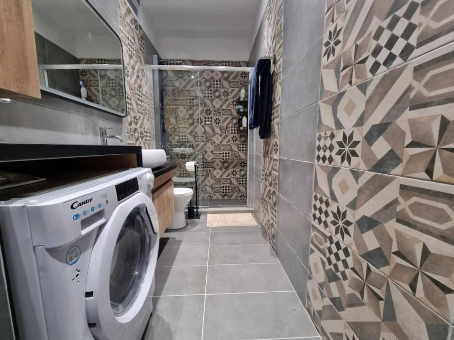 Ellis Apartment Athena Bagian luar foto