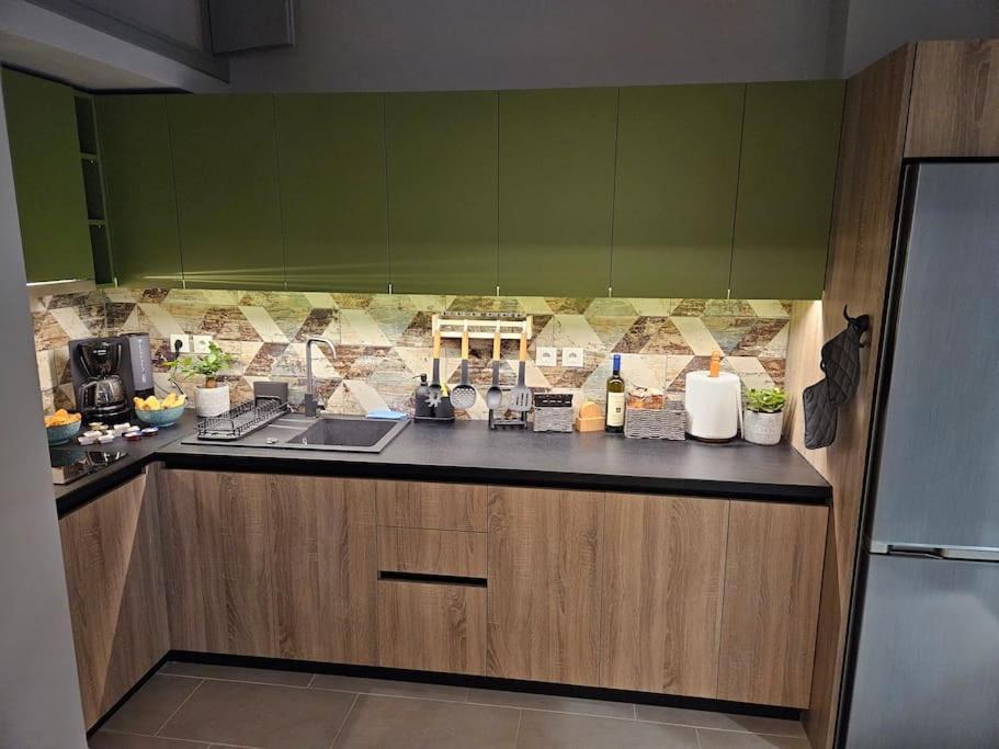 Ellis Apartment Athena Bagian luar foto
