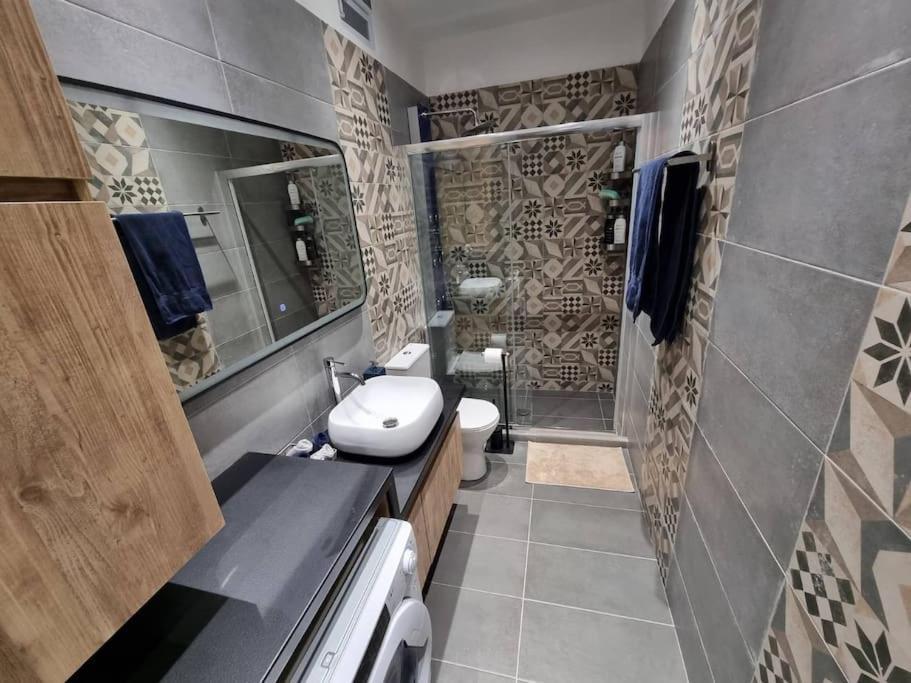 Ellis Apartment Athena Bagian luar foto
